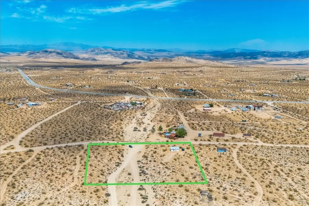 777 Quail Bush Road Landers, CA 92285