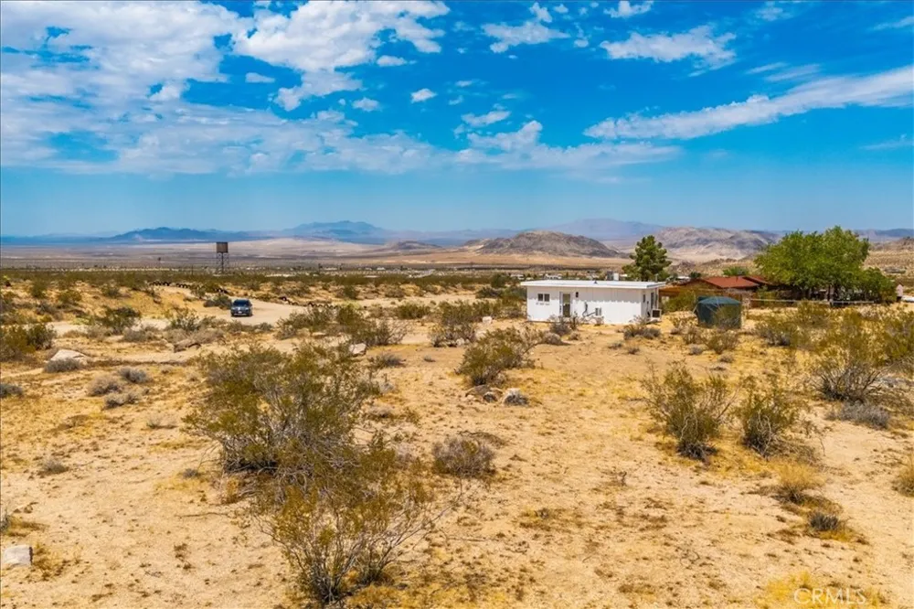 777 Quail Bush Road Landers, CA 92285