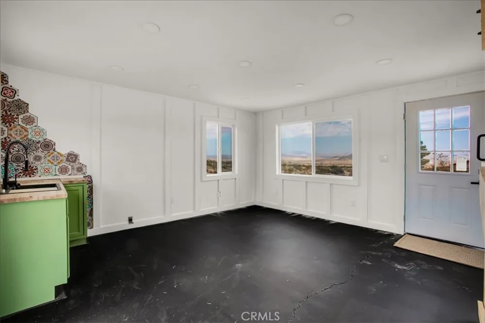 777 Quail Bush Road Landers, CA 92285