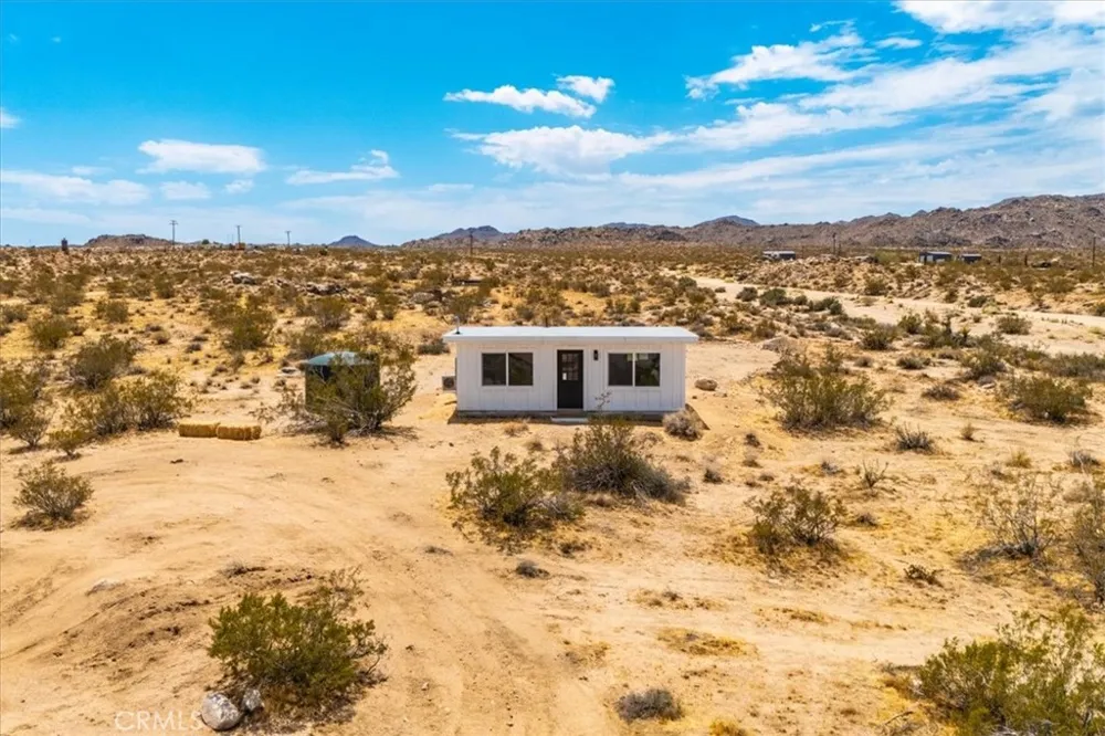 777 Quail Bush Road Landers, CA 92285