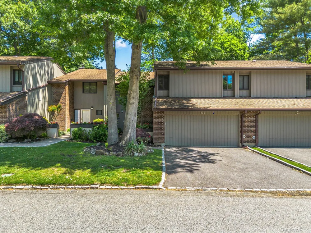 246 Hamlet Drive Jericho, NY 11753