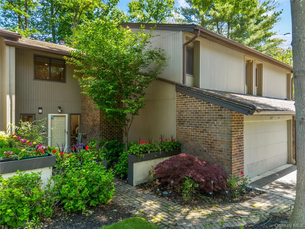 246 Hamlet Drive Jericho, NY 11753