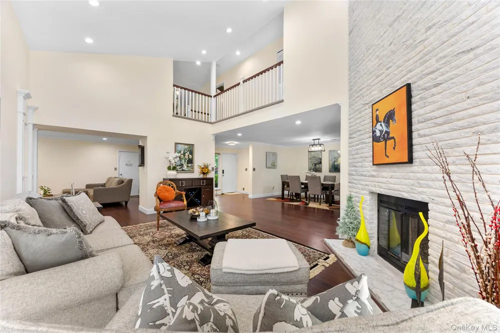 246 Hamlet Drive Jericho, NY 11753