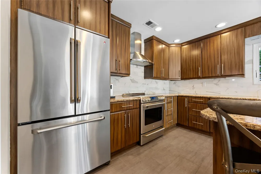 246 Hamlet Drive Jericho, NY 11753