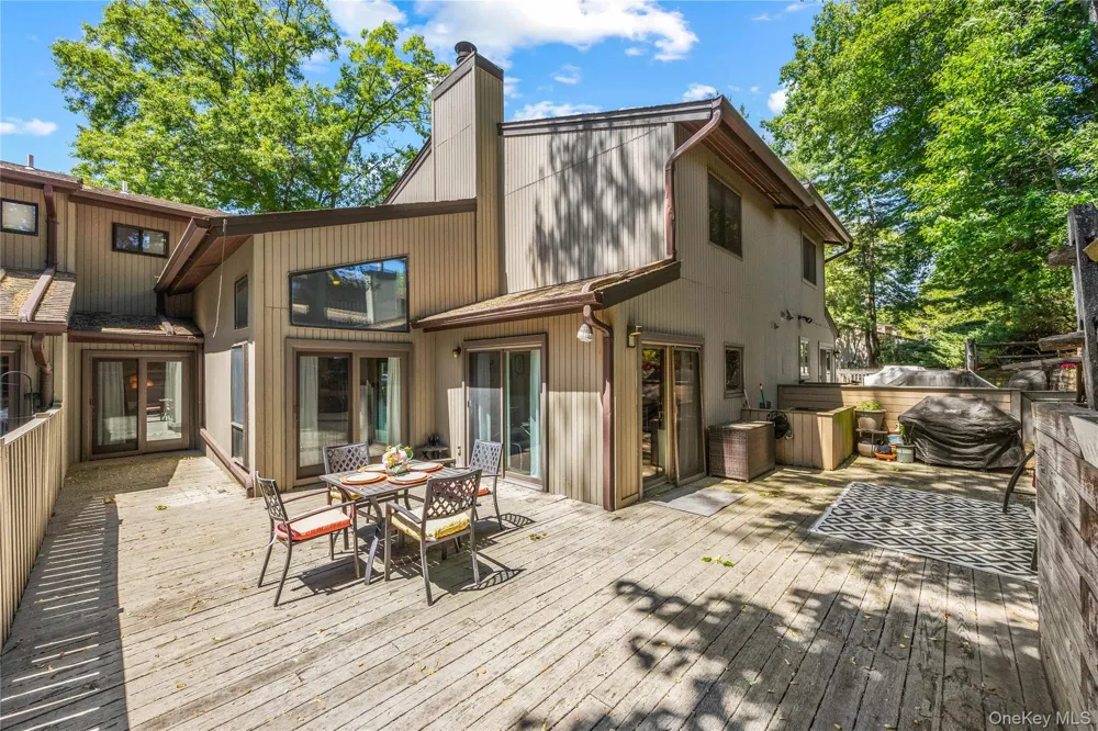 246 Hamlet Drive Jericho, NY 11753