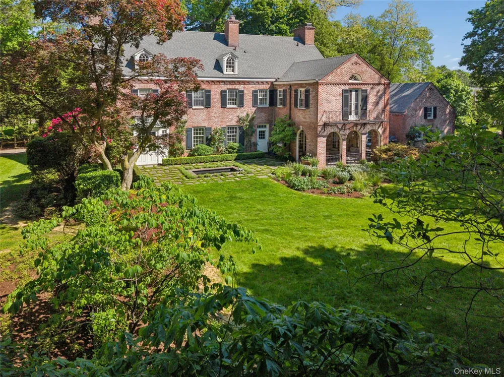 1384 Park Lane Pelham, NY 10803