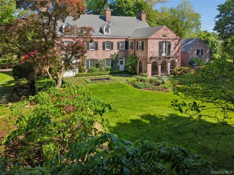 1384 Park Lane