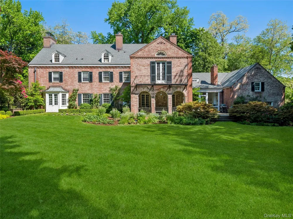 1384 Park Lane Pelham, NY 10803