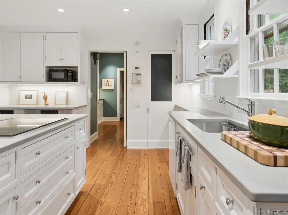 1384 Park Lane Pelham, NY 10803