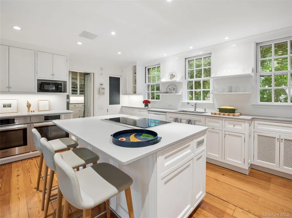 1384 Park Lane Pelham, NY 10803
