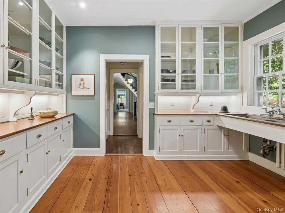 1384 Park Lane Pelham, NY 10803