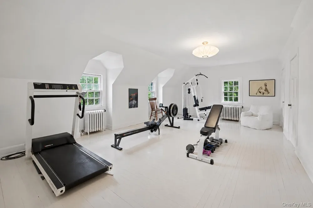 1384 Park Lane Pelham, NY 10803