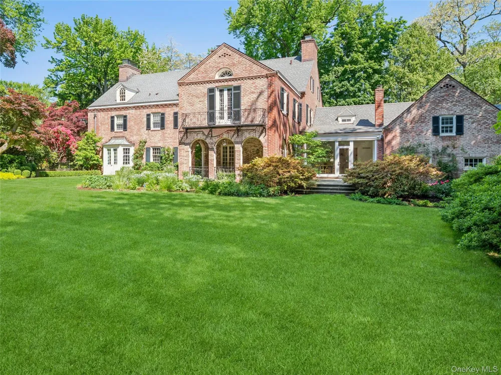 1384 Park Lane Pelham, NY 10803