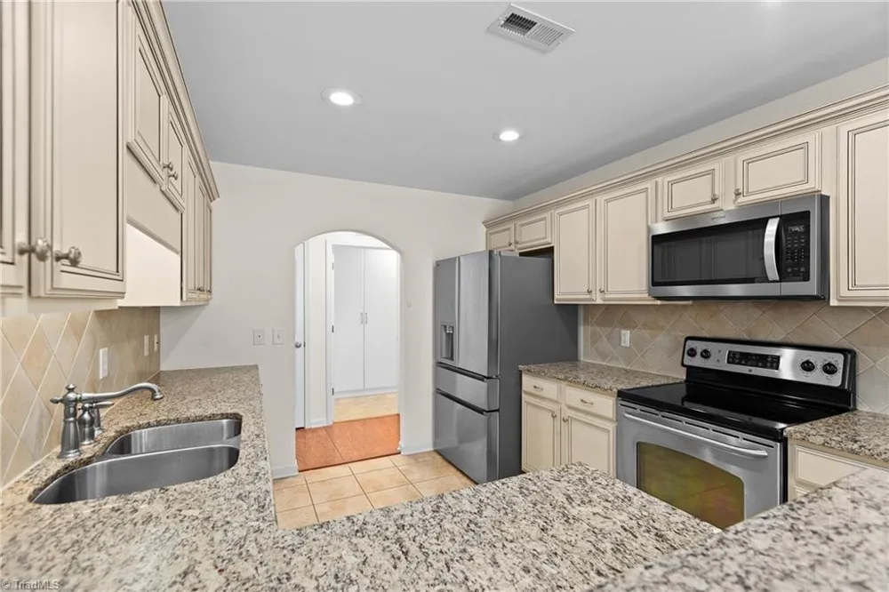 1595 Langdon Village Drive Clemmons, NC 27012