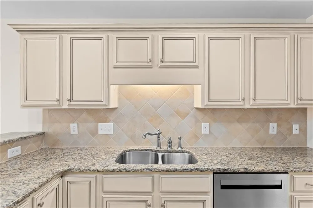 1595 Langdon Village Drive Clemmons, NC 27012