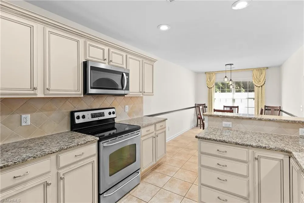 1595 Langdon Village Drive Clemmons, NC 27012