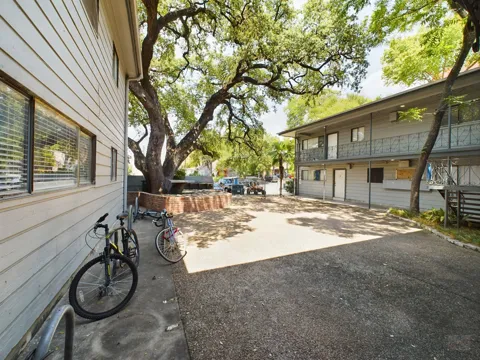 803 W 28th Street #202