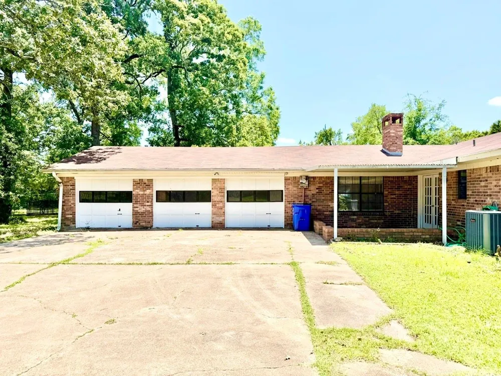 307 Trailwood Drive Crockett, TX 75835