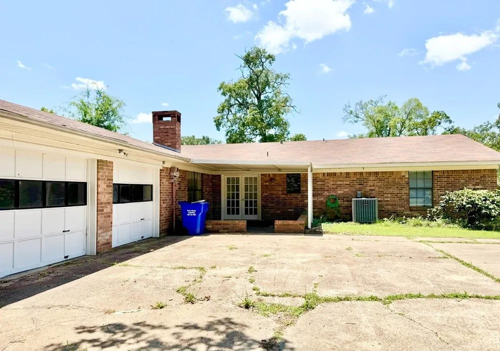 307 Trailwood Drive Crockett, TX 75835