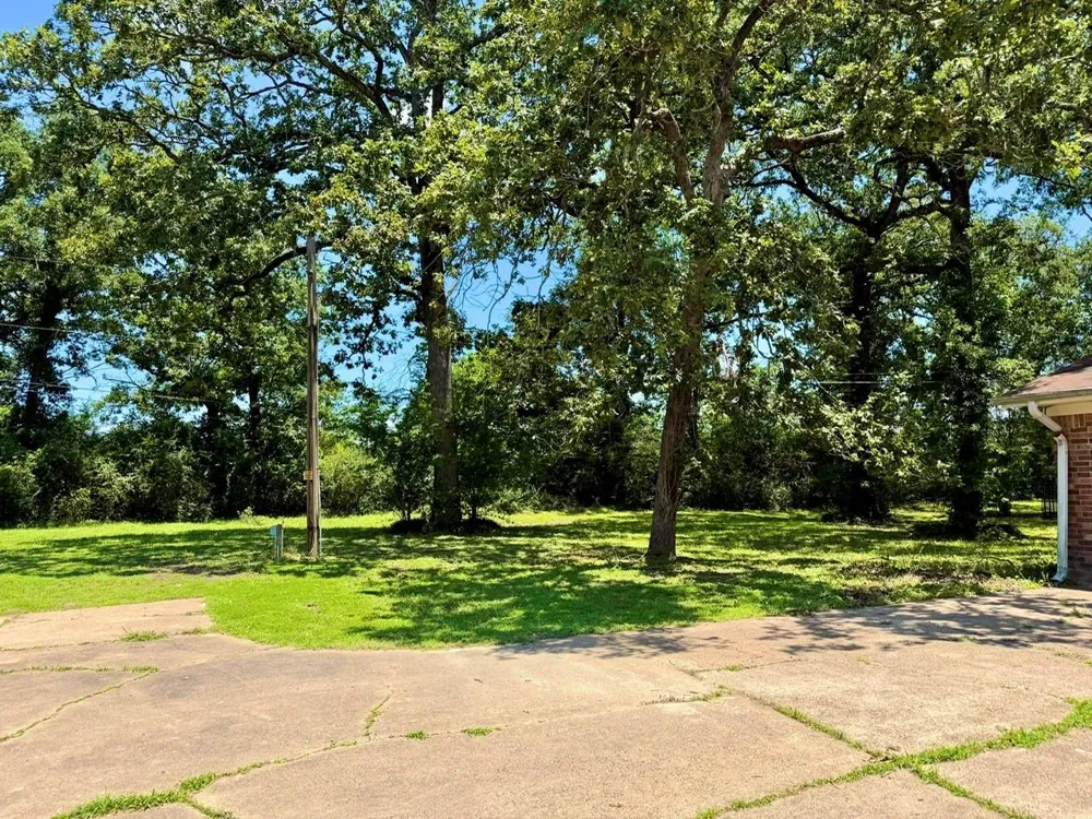 307 Trailwood Drive Crockett, TX 75835