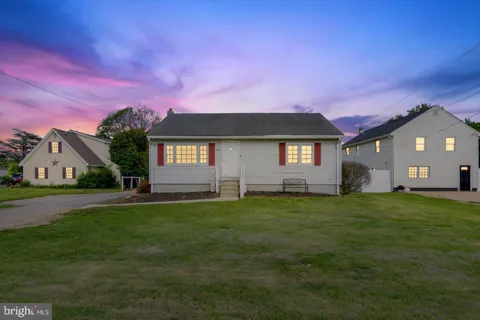 370 S HOOK ROAD