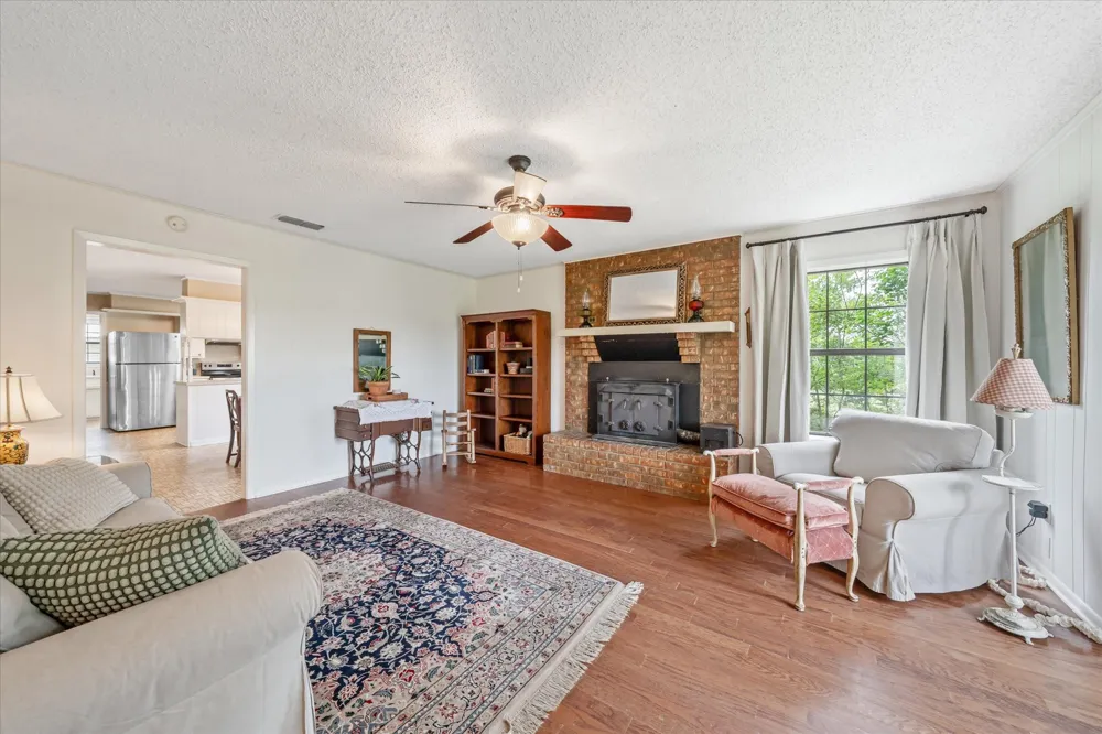 881 VZ County Road 4605 Ben Wheeler, TX 75754