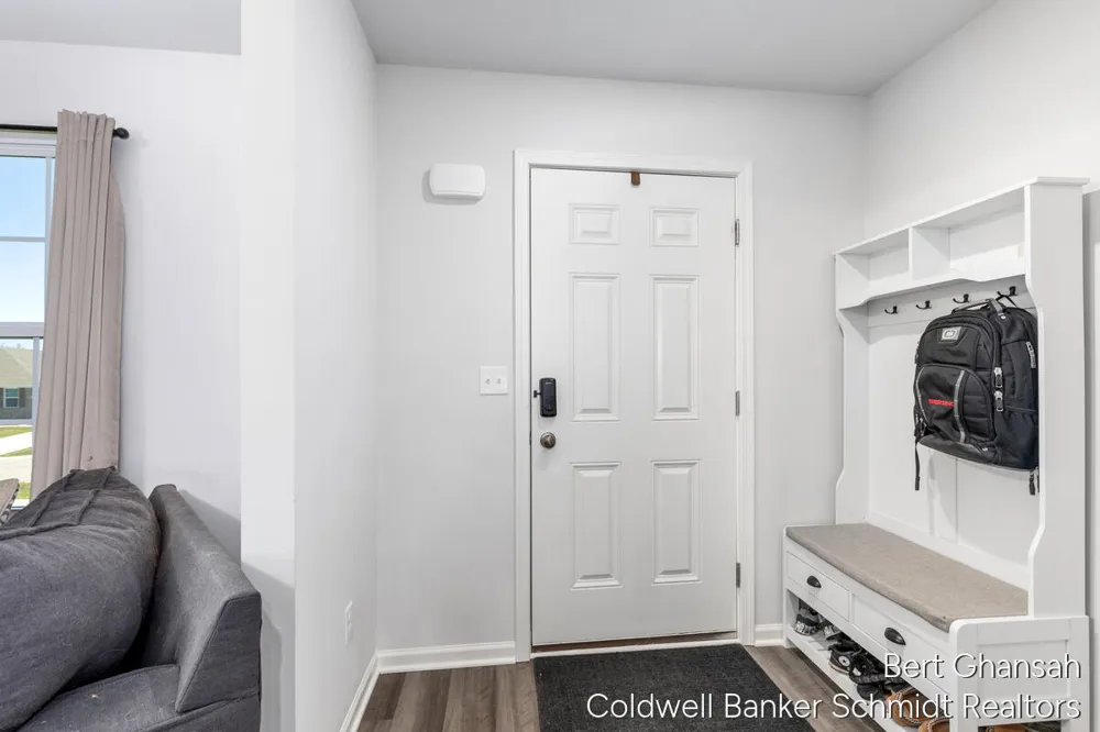 8376 Oaks Court Grand Blanc, MI 48439