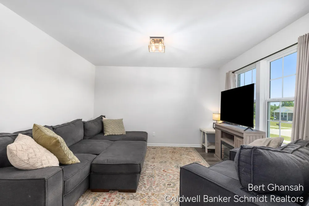 8376 Oaks Court Grand Blanc, MI 48439