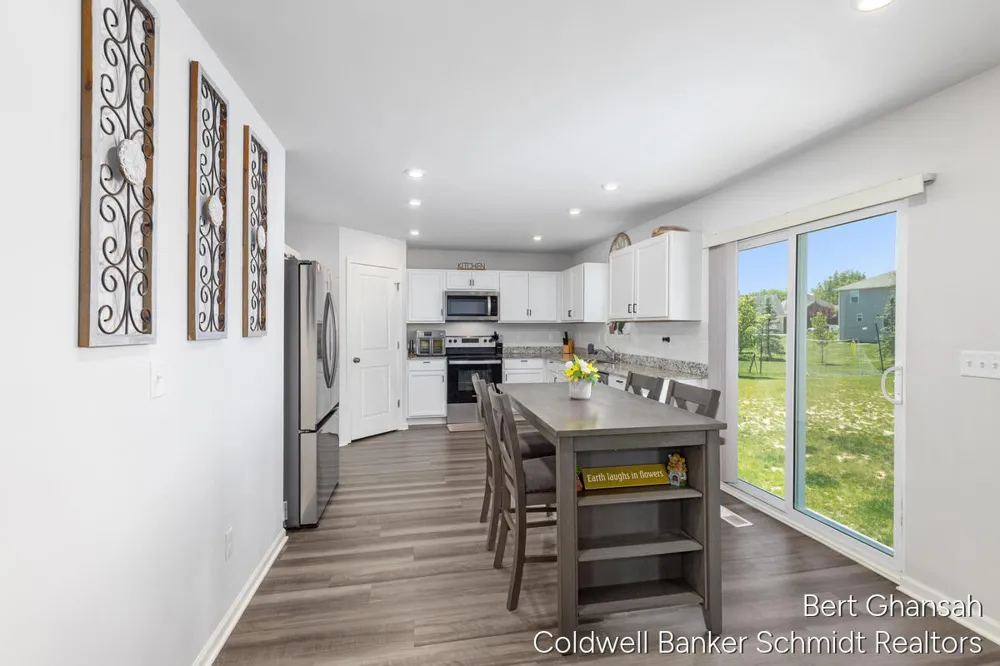 8376 Oaks Court Grand Blanc, MI 48439