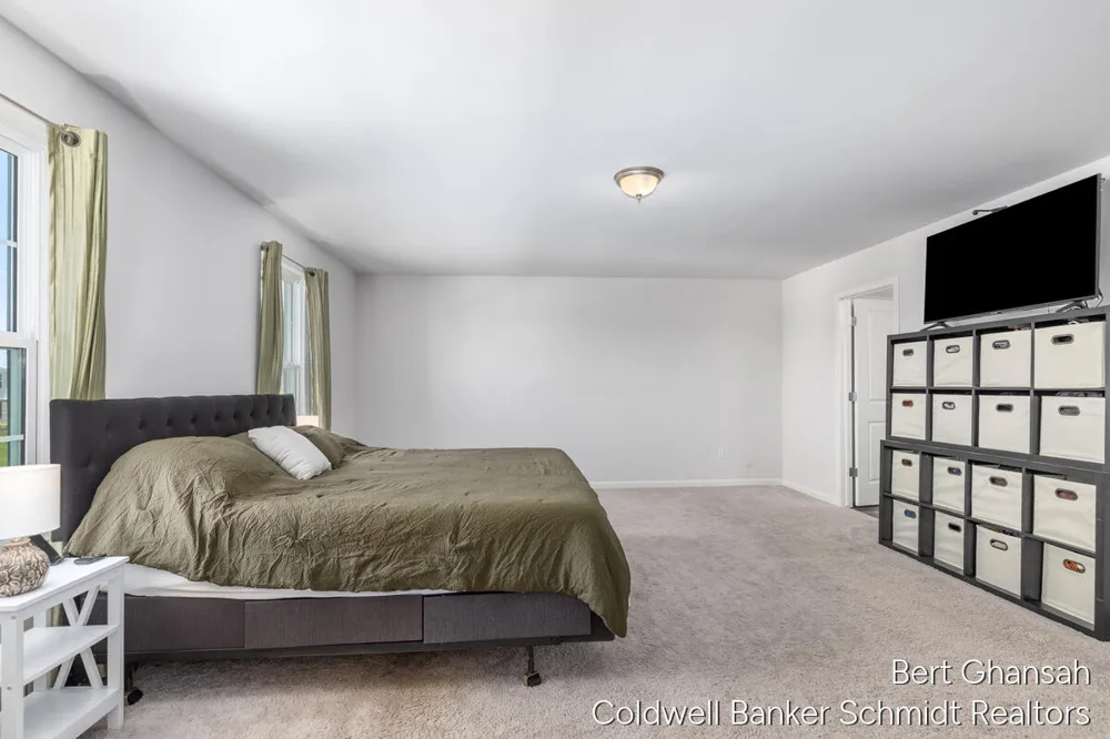 8376 Oaks Court Grand Blanc, MI 48439
