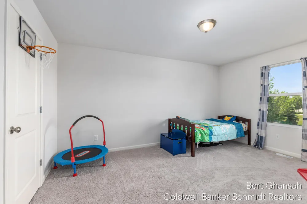 8376 Oaks Court Grand Blanc, MI 48439