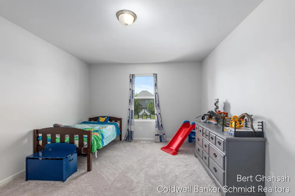 8376 Oaks Court Grand Blanc, MI 48439