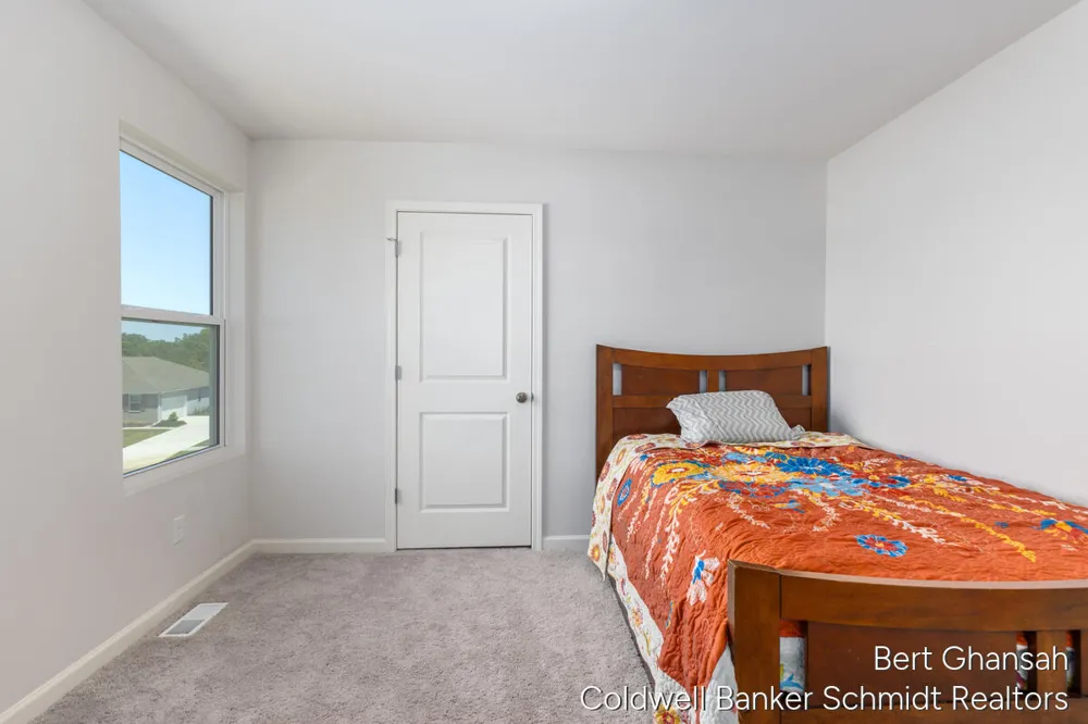 8376 Oaks Court Grand Blanc, MI 48439