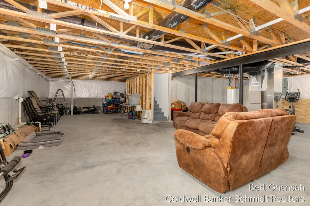 8376 Oaks Court Grand Blanc, MI 48439
