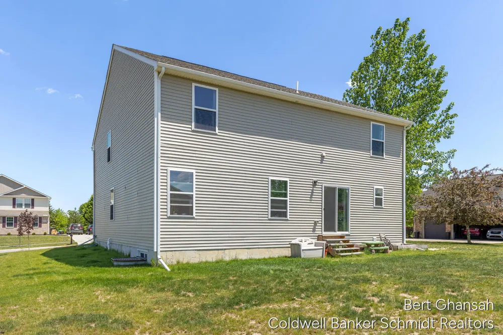 8376 Oaks Court Grand Blanc, MI 48439