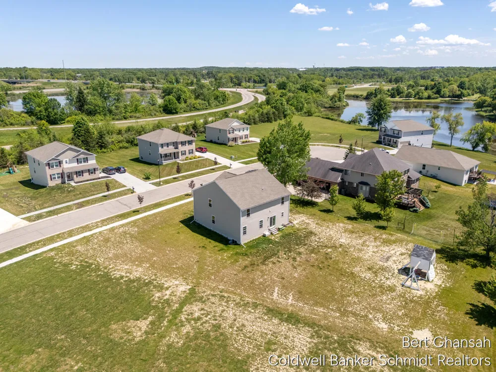 8376 Oaks Court Grand Blanc, MI 48439