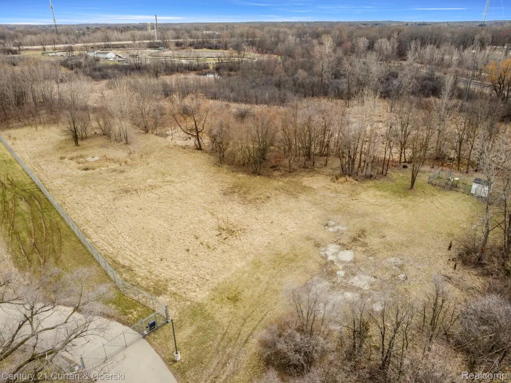 1139 S Dettman Road Leoni Township, MI 49203