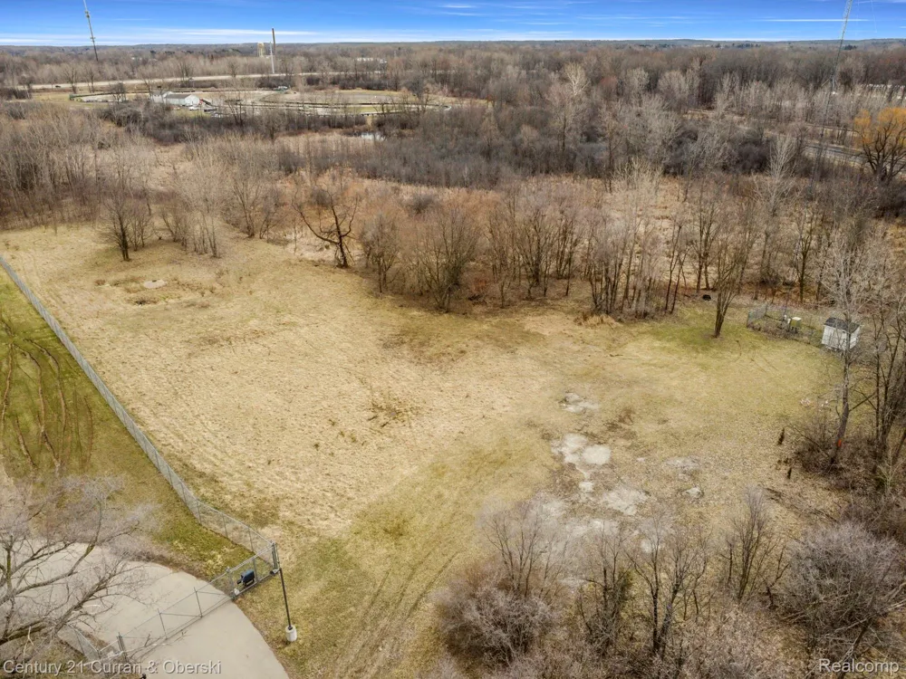 1139 S Dettman Road Leoni Township, MI 49203