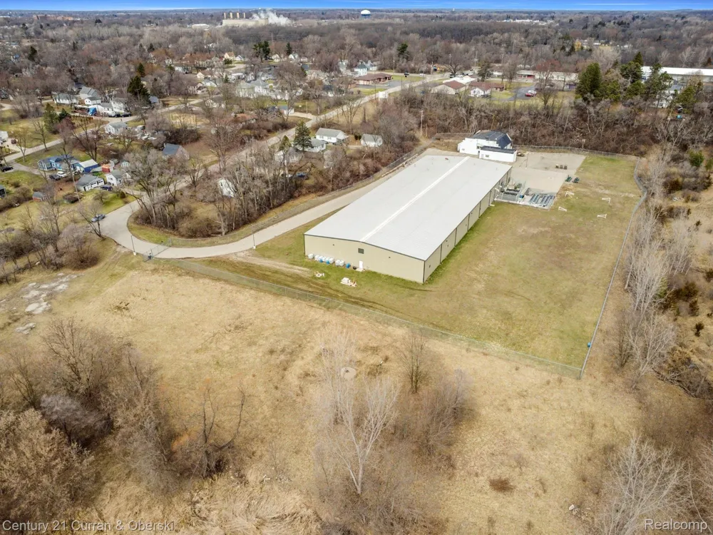 1139 S Dettman Road Leoni Township, MI 49203