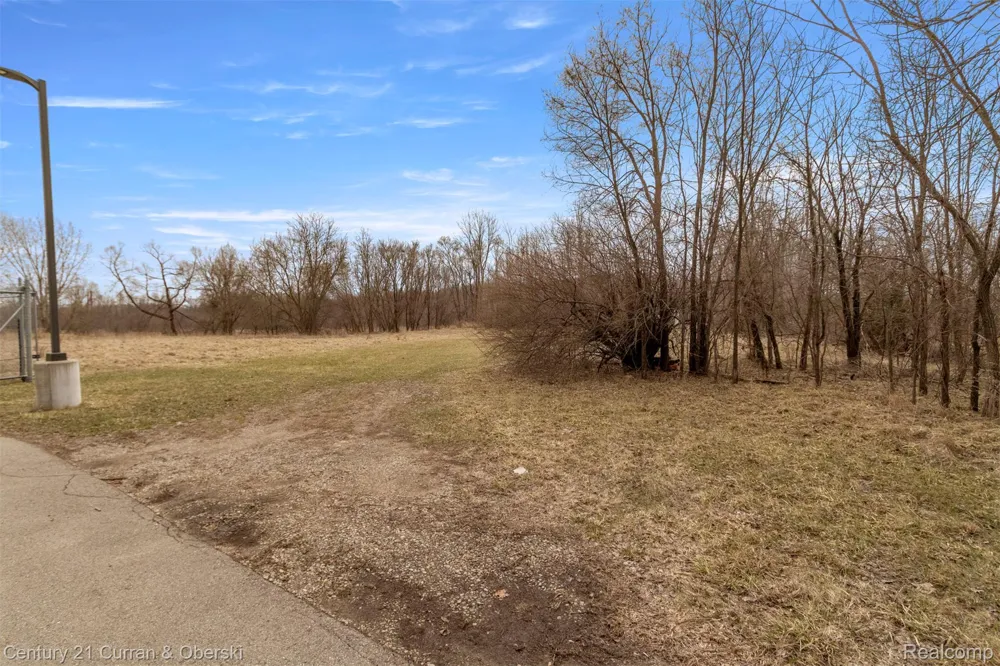 1139 S Dettman Road Leoni Township, MI 49203