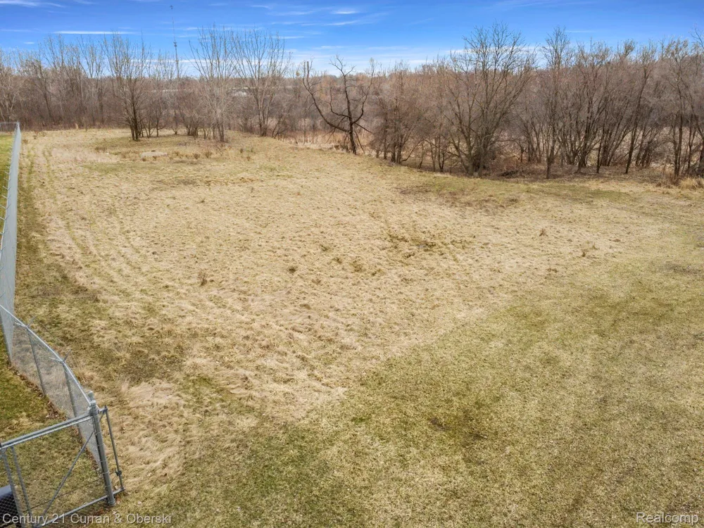 1139 S Dettman Road Leoni Township, MI 49203