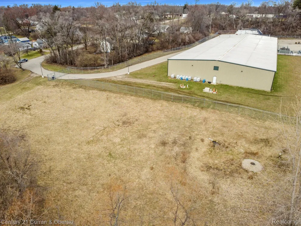 1139 S Dettman Road Leoni Township, MI 49203