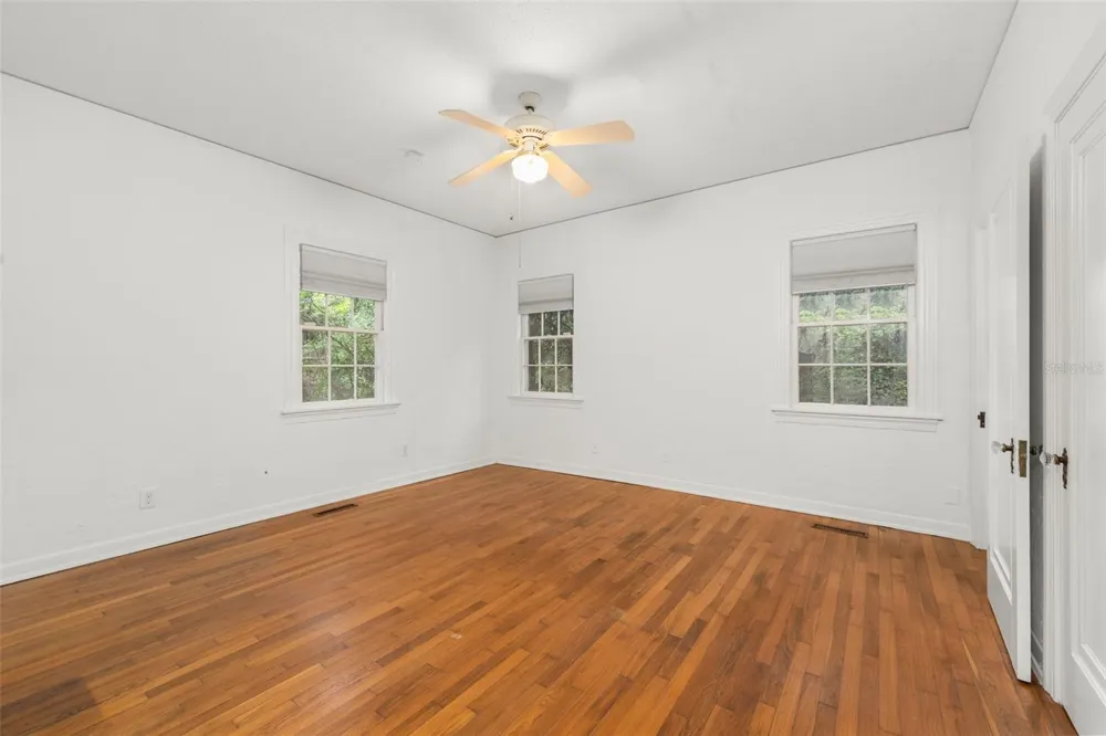 717 NE BOULEVARD Gainesville, FL 32601