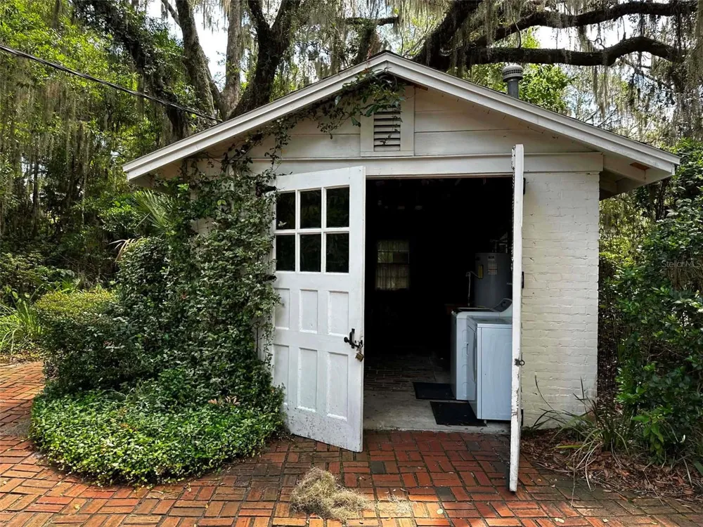 717 NE BOULEVARD Gainesville, FL 32601