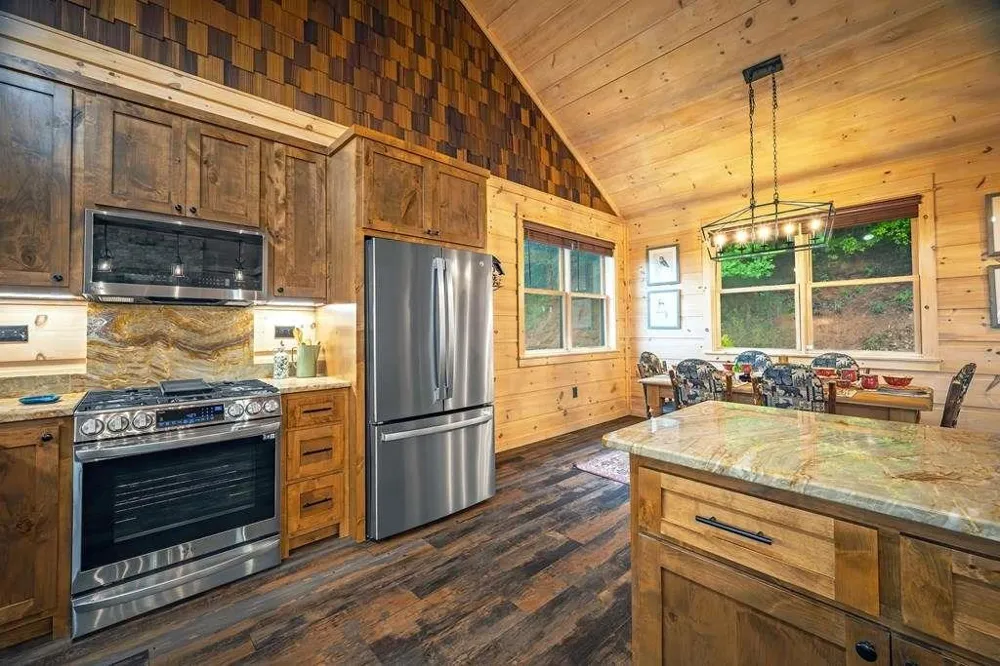 193 Pontoosuc Drive Mineral Bluff, GA 30559