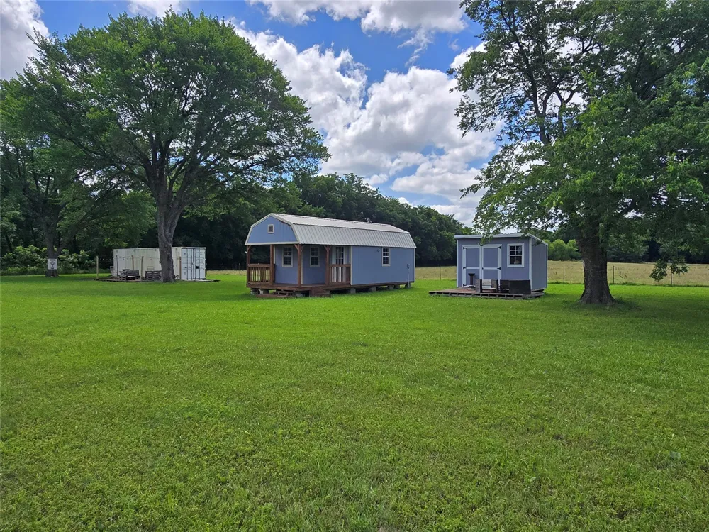 652 County Road 2850 Honey Grove, TX 75446