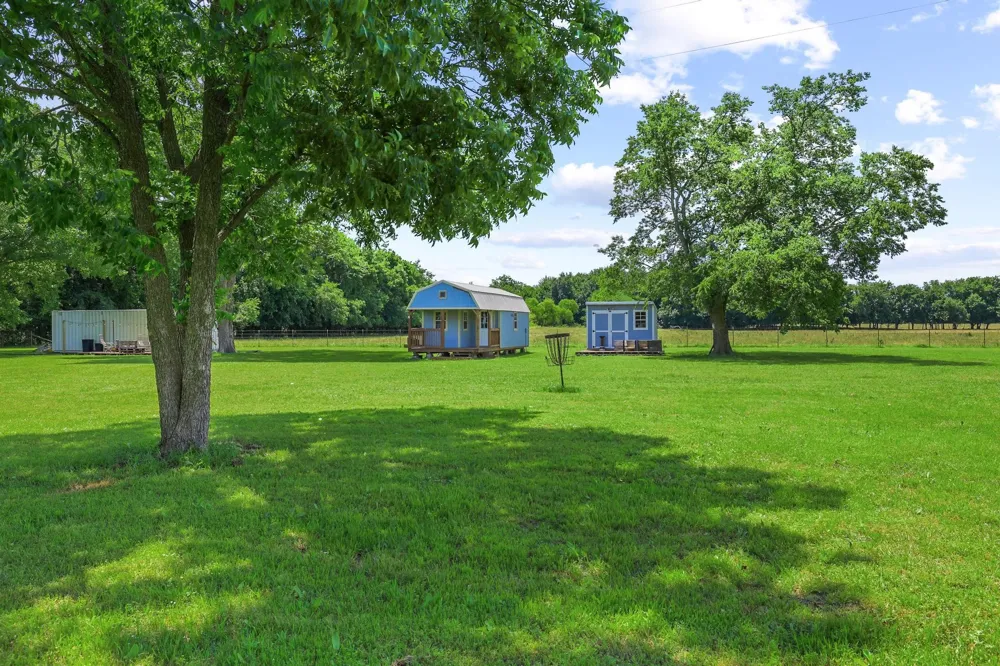 652 County Road 2850 Honey Grove, TX 75446