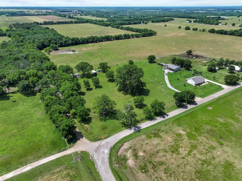 652 County Road 2850 Honey Grove, TX 75446