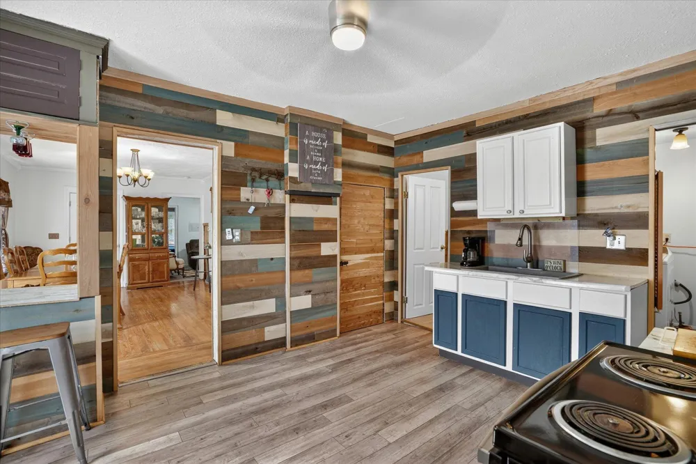 728 W Hanover Street Marshall City, MI 49068