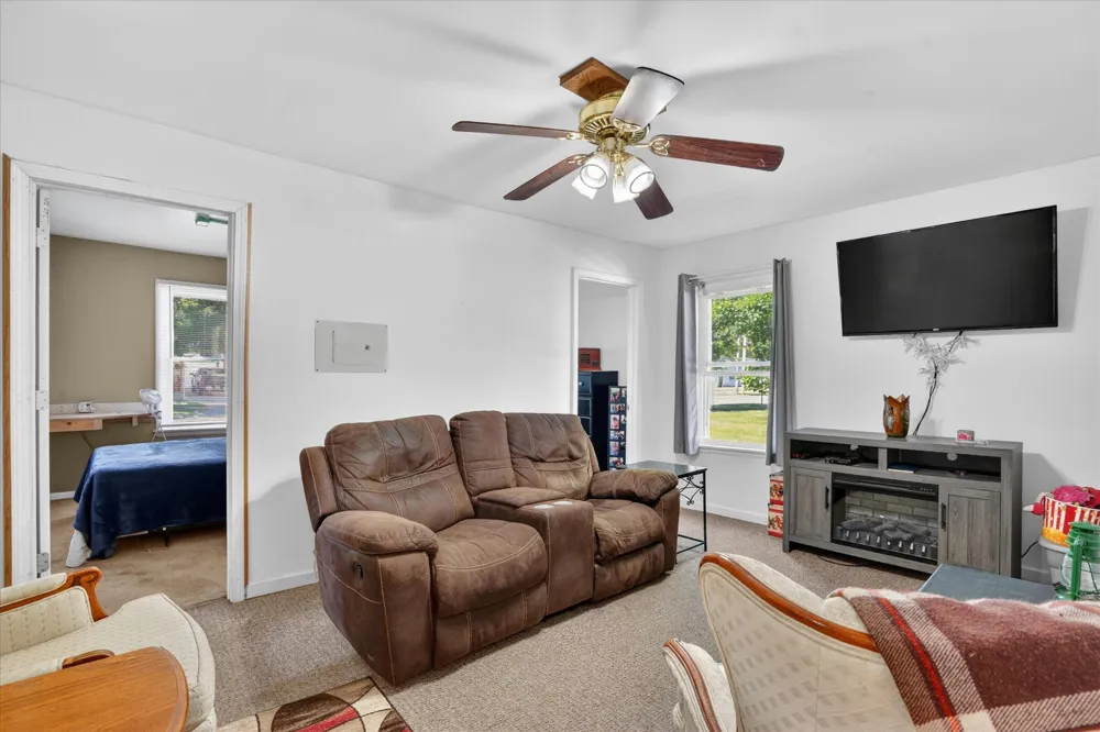 728 W Hanover Street Marshall City, MI 49068